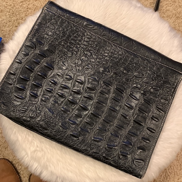 Unisa Faux Croc Embossed Leather purse - Picture 7 of 9